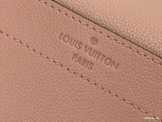 WIS PM CHAIN VUITTON LOCKME LOUIS 1028